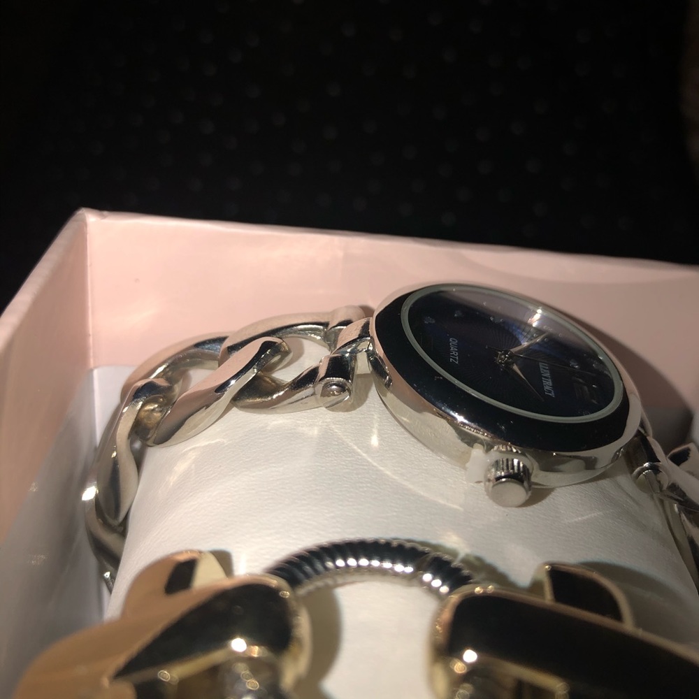 Watch - Picture 3 of 4